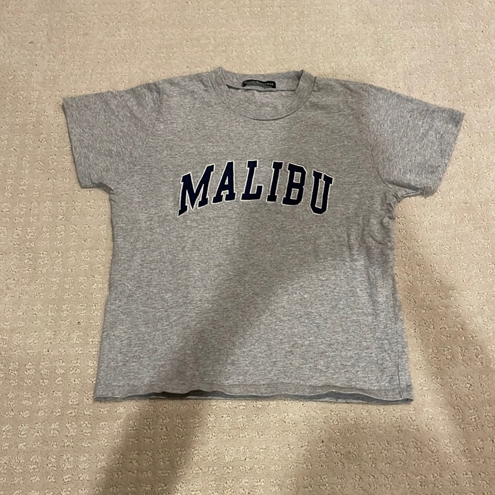 Grey t-shirt